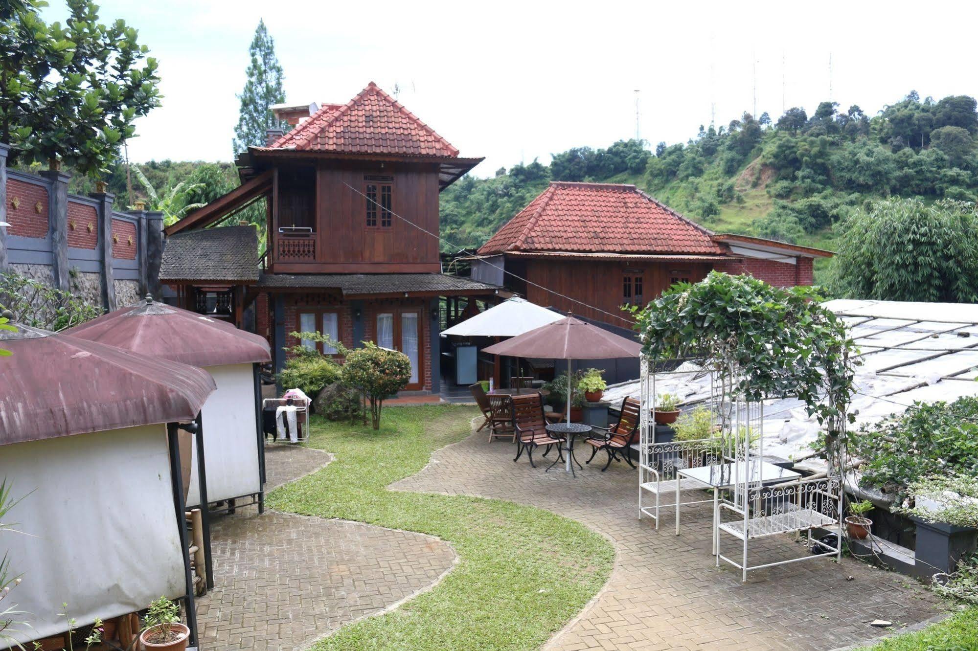 Bantal Guling Villa Lembang Εξωτερικό φωτογραφία